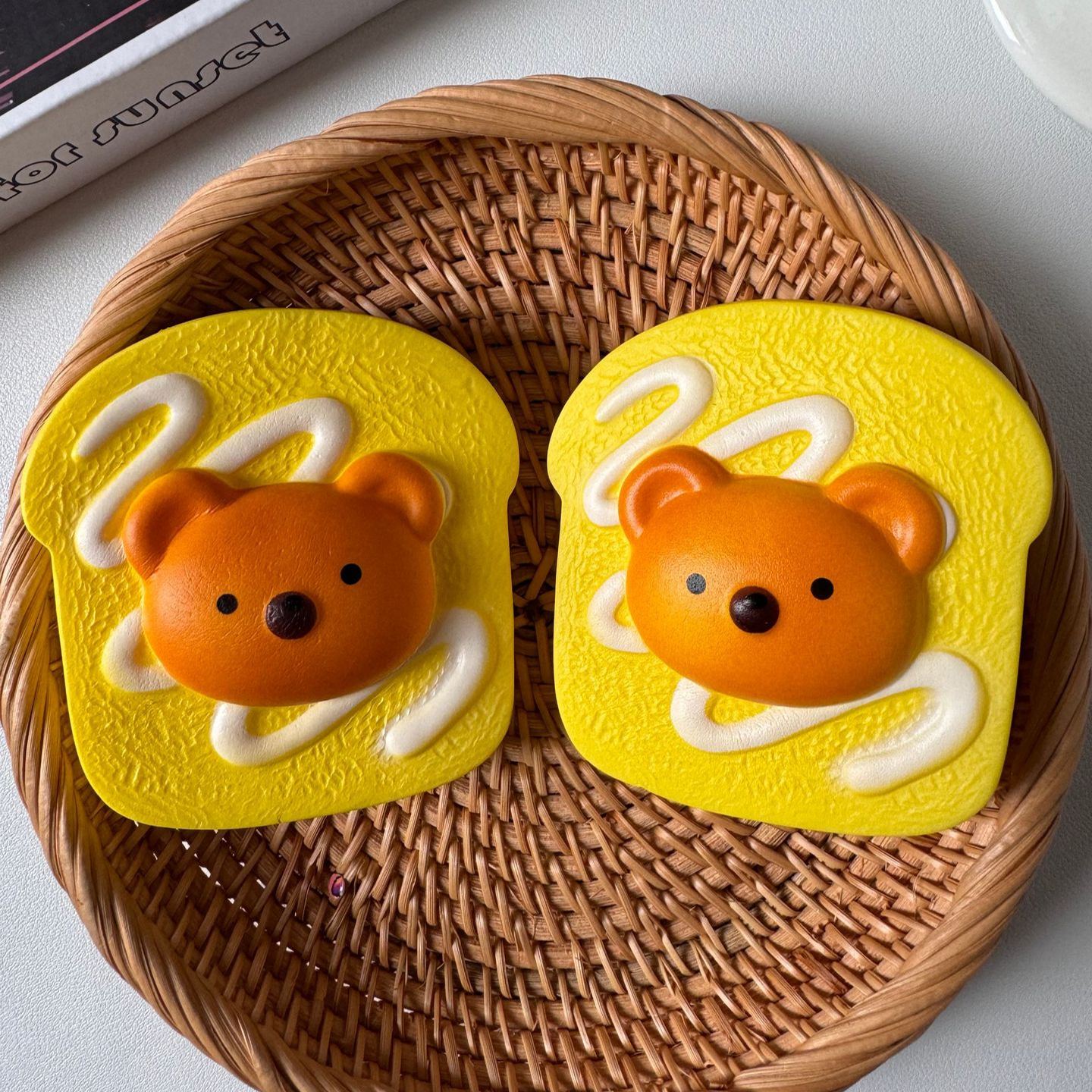 Bear-Shaped Toast Squishy Slow Rebound Stress Relief Toy with Fragrance(1 PC)