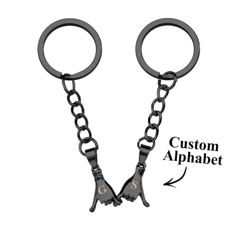 Custom Letter a Pair of Promise Holding Hands Keychains Engravable Keychain Set Gifts For Couples