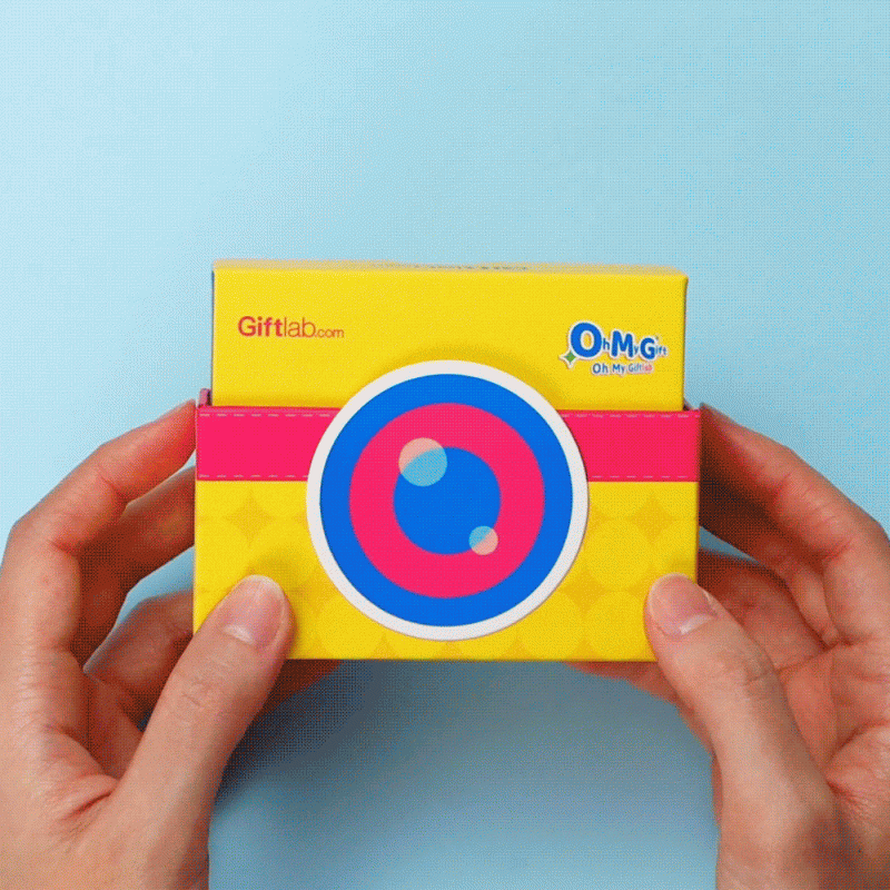 OH MY GIFT! Giftlab Gift Box For Camera Roll Keychain
