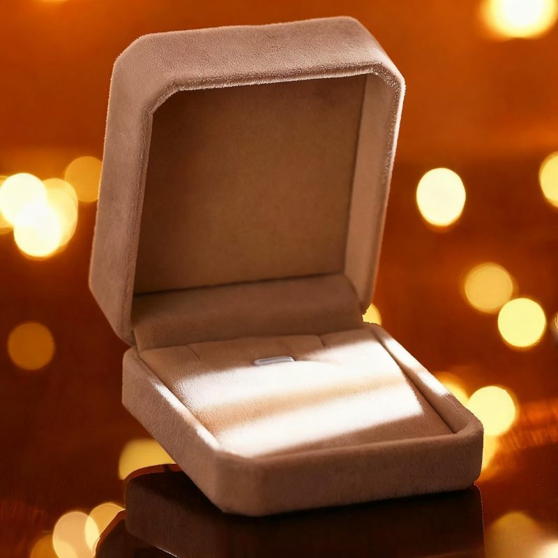 Gift Box For Necklace – Beige
