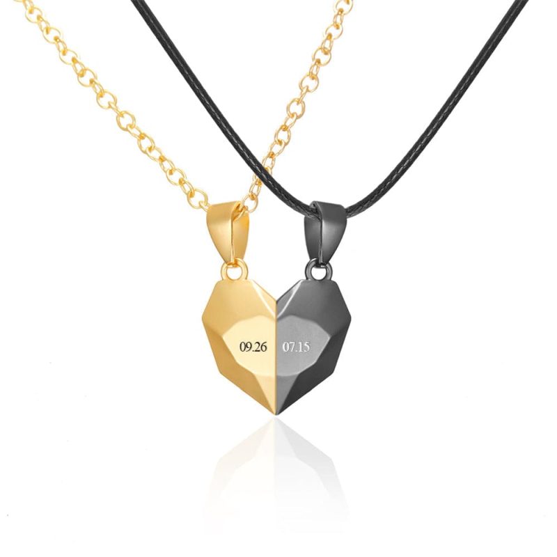 Custom Magnetic Heart Necklace with Date Matching Necklaces For Couples Anniversary Gifts