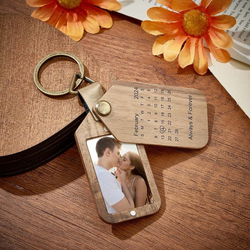 Personalized Calendar Photo Keychain Magnetic Engraved Keychain Valentine’s Day Gifts for Him