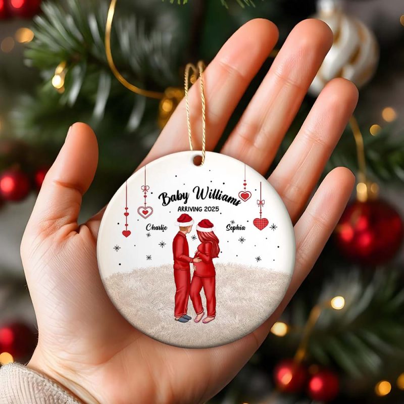 Ceramic Ornament with Expecting Parents Illustration, Heartwarming Gift for New Baby Celebration