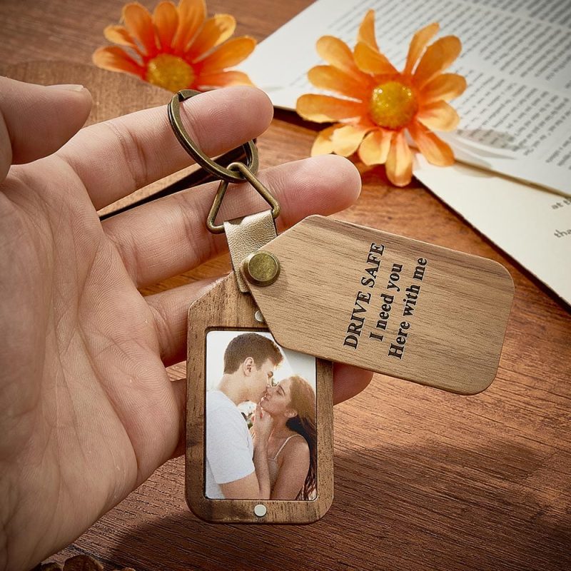 Personalized Photo Keychain Magnetic Engraved Keychain Valentine’s Day Gifts for Him