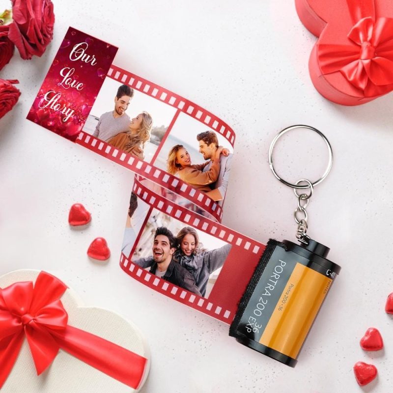 Love Story Photo Camera Keychain Love Pocket Film Roll Keychain Valentine’s Day Gifts For Couples