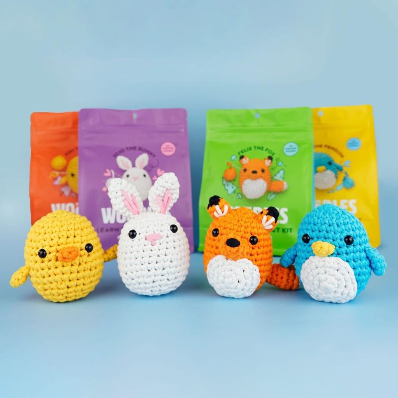Christmas Squishy Toy Gift Box, Soft Cute Bun-Shaped Bouncy Fidget Stress Relief Toy, Festive Christmas Character Squeeze Toy, Holiday Party Favor Surprise Gift for Kids Adults