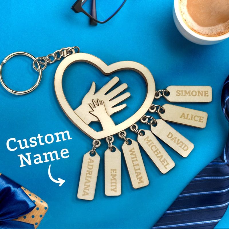 Personalized Hands with Name tags Keychain Gift for Father’s Day Gift Custom Kids Names Hand Palm Heart Wooden Keychain for Dad Grandpa