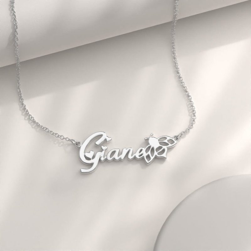 Name Necklace With Bee Gift for Girlfriend Heart